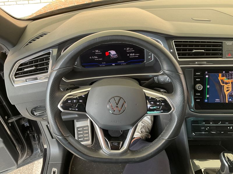 Volkswagen Tiguan 1.5 TSI ACT R-Line 2023 – снимка 37