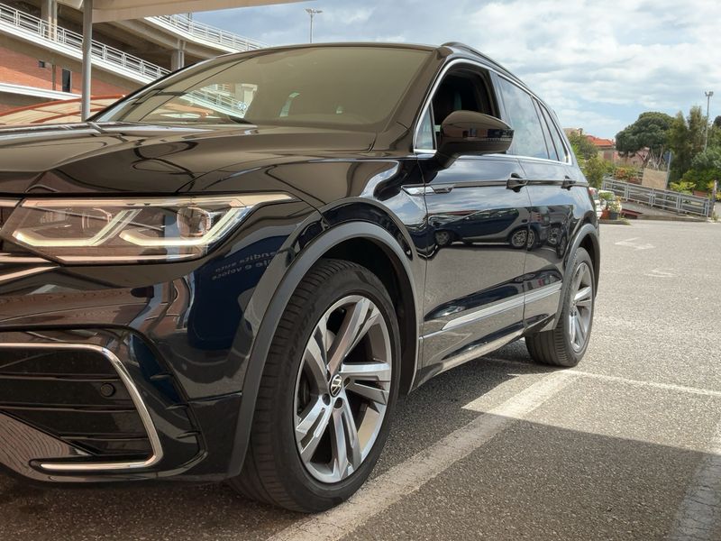 Volkswagen Tiguan 1.5 TSI ACT R-Line 2023 – снимка 2