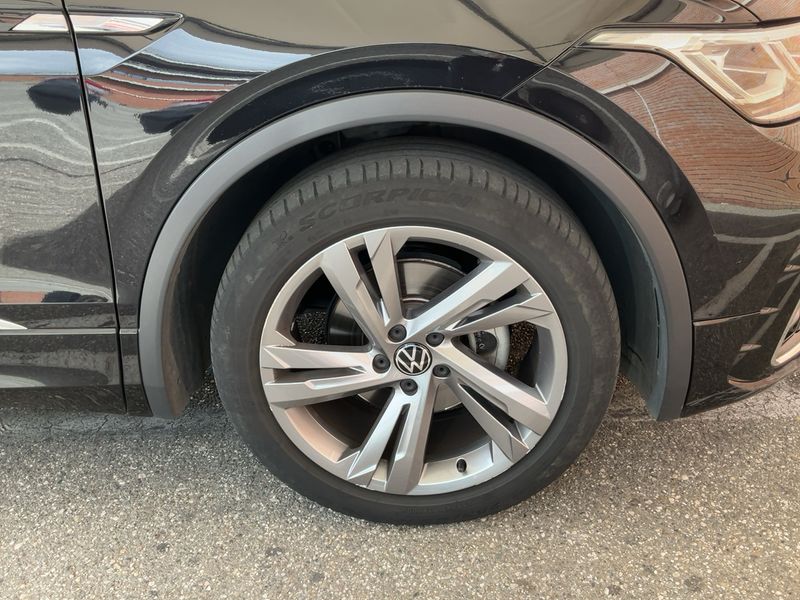 Volkswagen Tiguan 1.5 TSI ACT R-Line 2023 – снимка 11