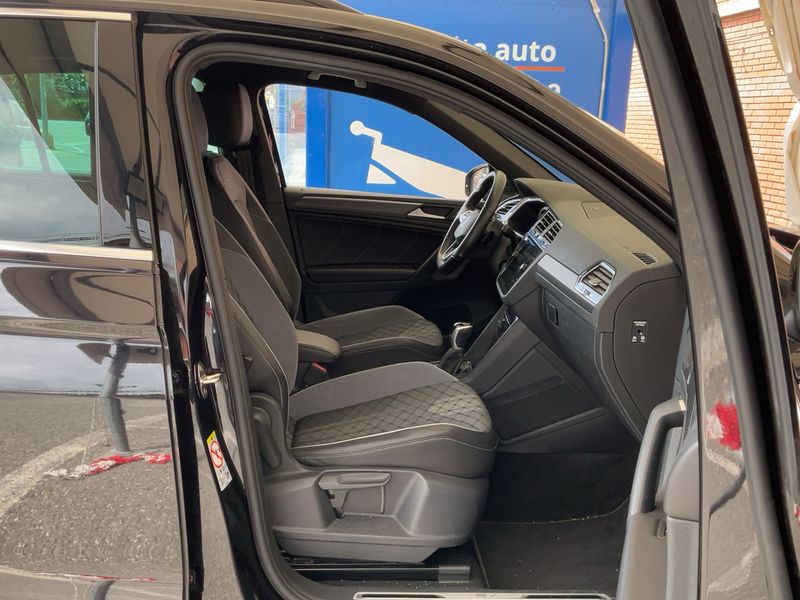 Volkswagen Tiguan 1.5 TSI ACT R-Line 2023 – снимка 16