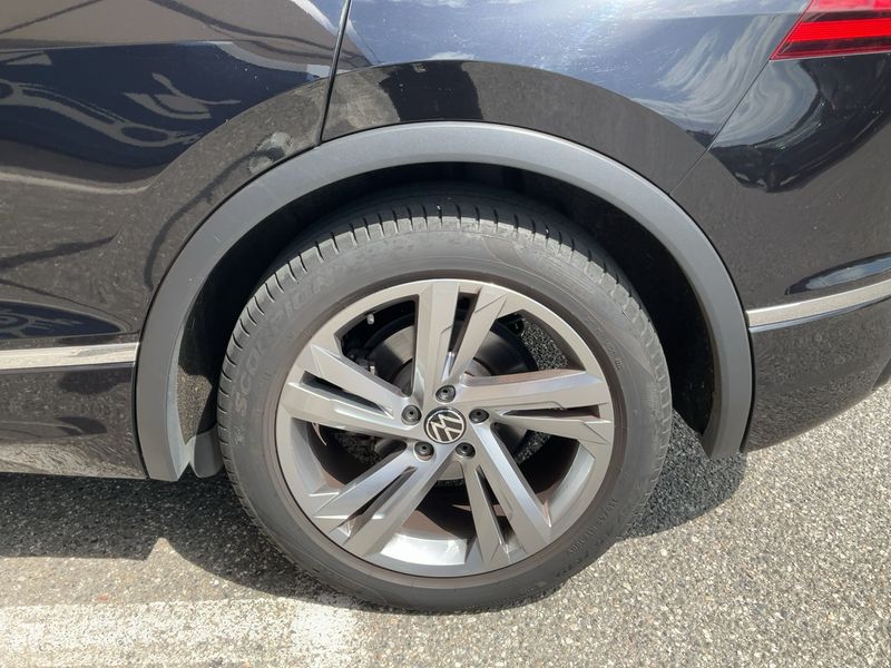 Volkswagen Tiguan 1.5 TSI ACT R-Line 2023 – снимка 5