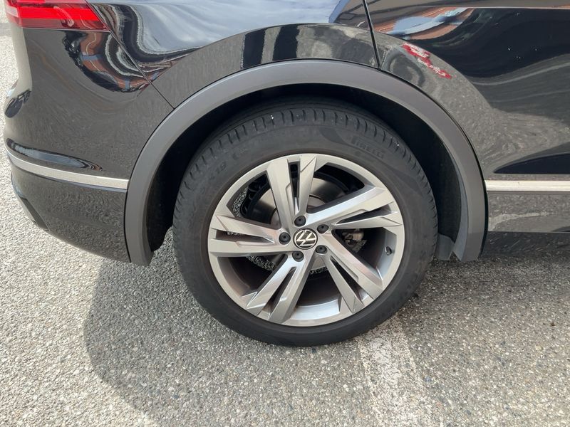Volkswagen Tiguan 1.5 TSI ACT R-Line 2023 – снимка 9