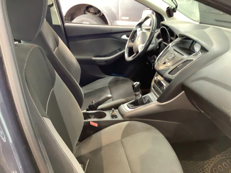 Ford Focus 1.6 Ti-VCT Trend 2013 – снимка 17