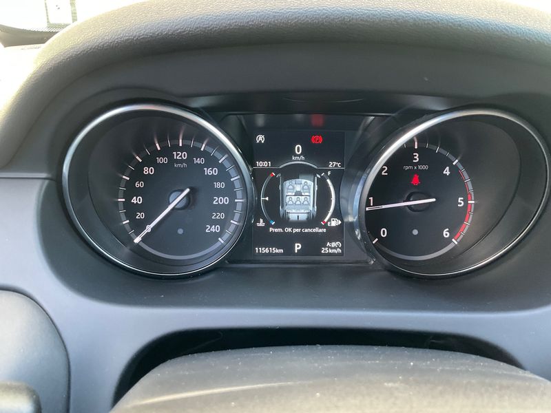 Land Rover Discovery Sport 2.0 Td4 SE AWD 2019 – снимка 18