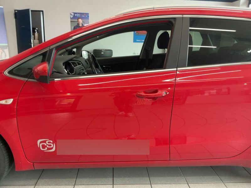 Kia cee'd 1.6 CRDi Dream Team 2017 – снимка 4