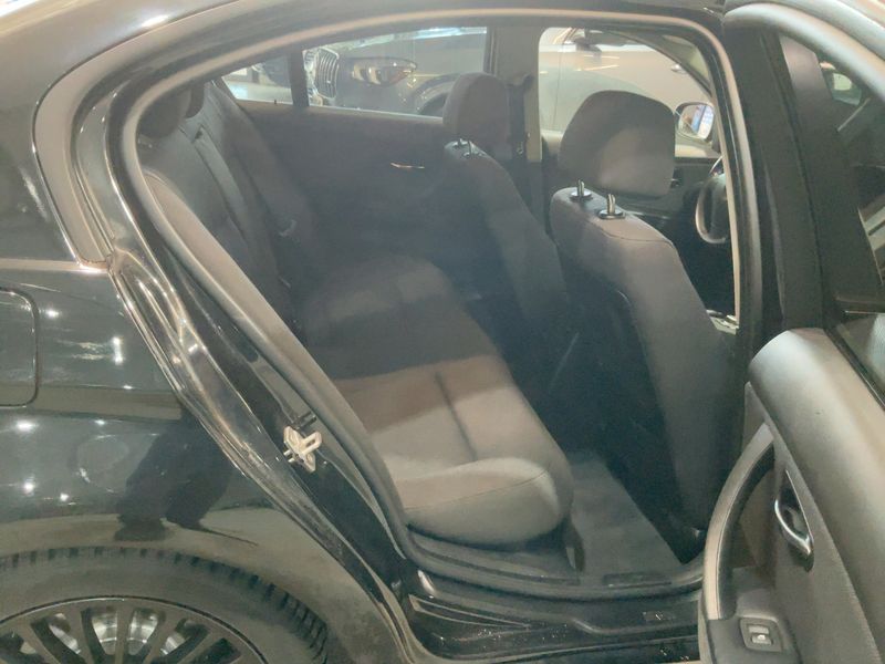 BMW 3er 318d 2011 – снимка 19