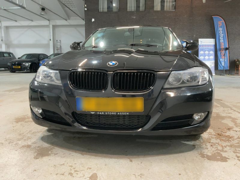 BMW 3er 318d 2011 – снимка 14