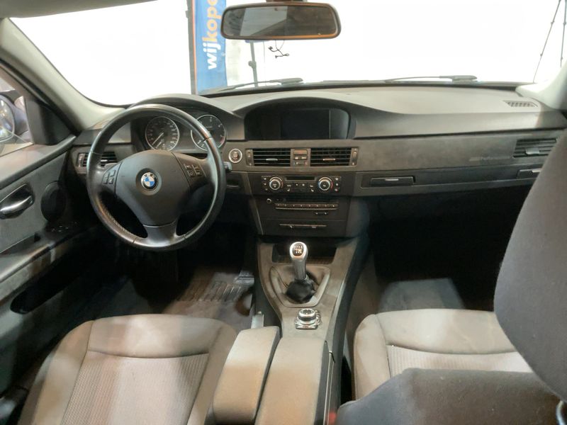 BMW 3er 318d 2011 – снимка 17