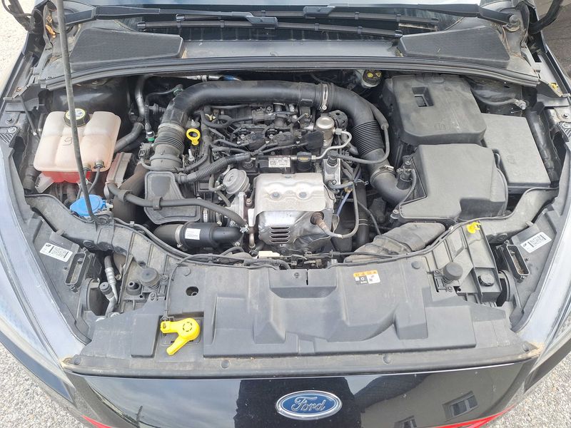 Ford Focus 1.0 EcoBoost Red&Black Edition 2016 – снимка 8