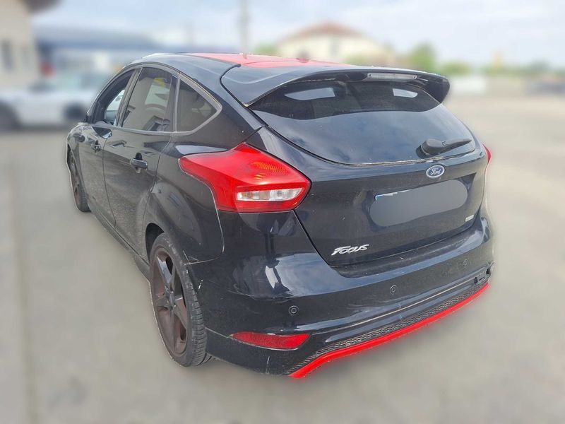 Ford Focus 1.0 EcoBoost Red&Black Edition 2016 – снимка 3