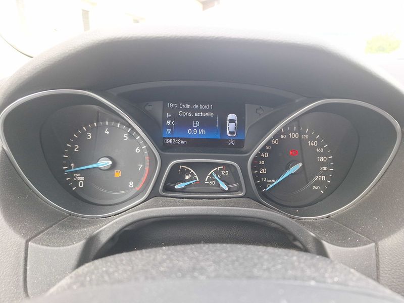Ford Focus 1.0 EcoBoost Red&Black Edition 2016 – снимка 12
