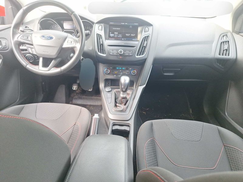 Ford Focus 1.0 EcoBoost Red&Black Edition 2016 – снимка 11