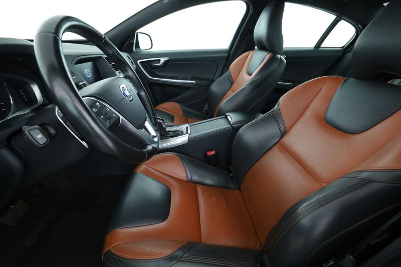 Volvo S60 Cross Country 2.4 D4 Summum AWD 2016 – снимка 17
