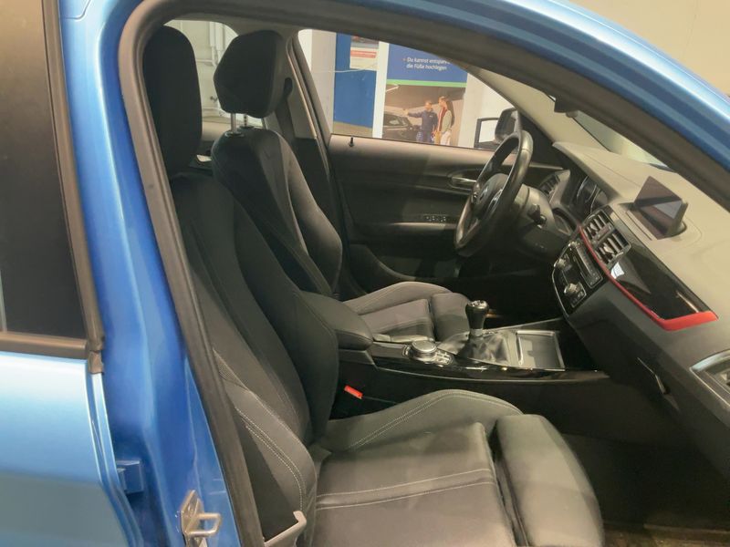 BMW 1er 118d xDrive Sport Line 2018 – снимка 17
