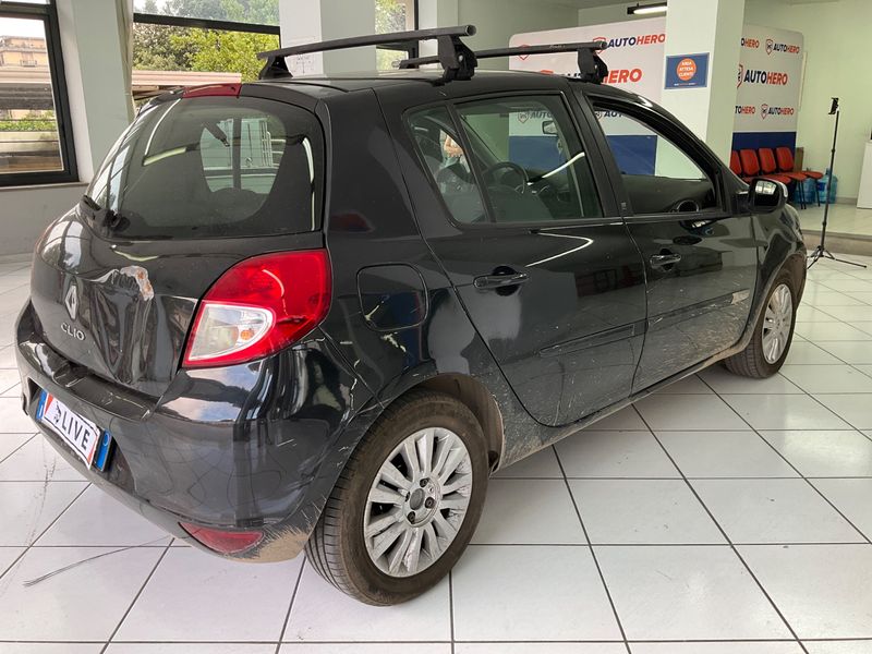 Renault Clio 1.5 dCi 20 Ans 2011 – снимка 2