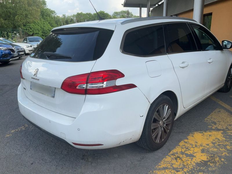 Peugeot 308 1.2 e-THP Allure 2017 – снимка 8