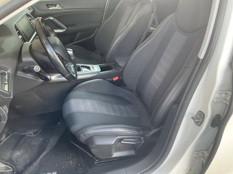 Peugeot 308 1.2 e-THP Allure 2017 – снимка 24
