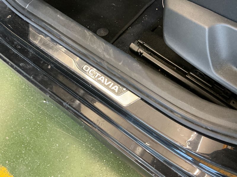 Skoda Octavia 2.0 TDI Sportline 2023 – снимка 37