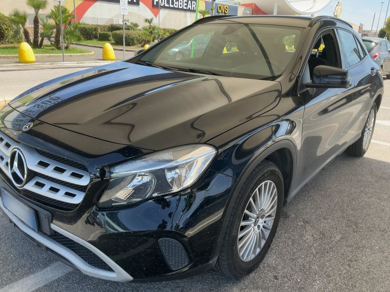 Mercedes-Benz GLA-Klasse GLA 200 d Business 2018 – снимка 2