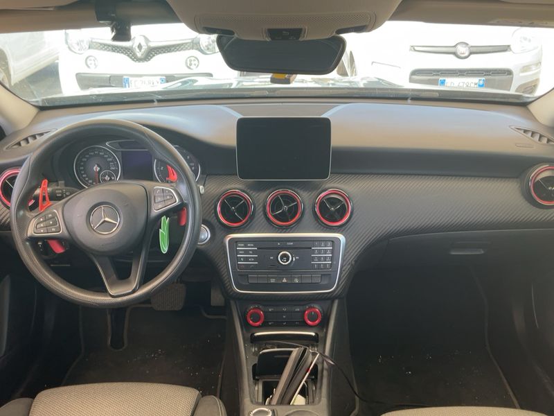 Mercedes-Benz GLA-Klasse GLA 200 d Business 2018 – снимка 17