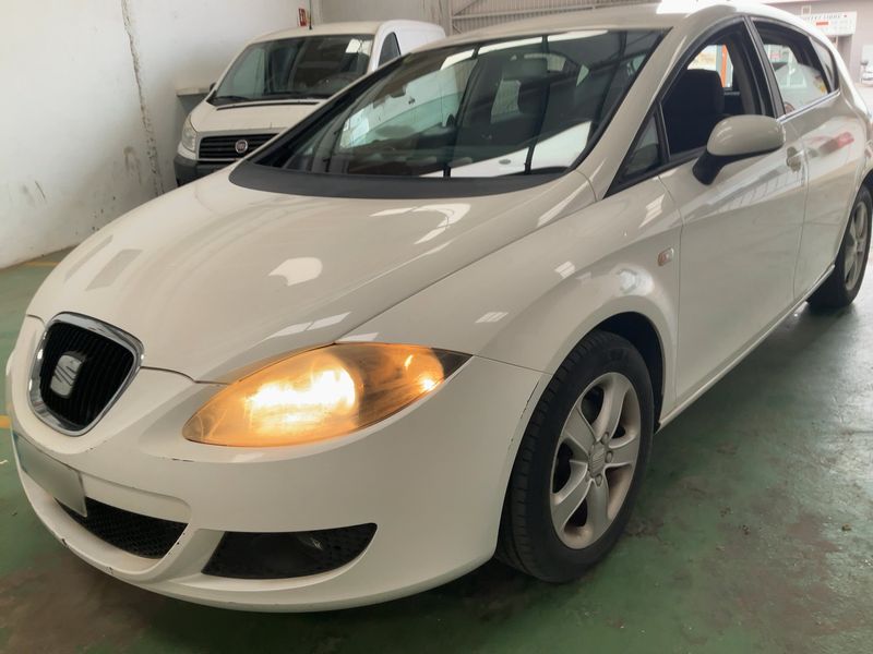 Seat Leon 1.9 TDI Stylance Style 2008 – снимка 2