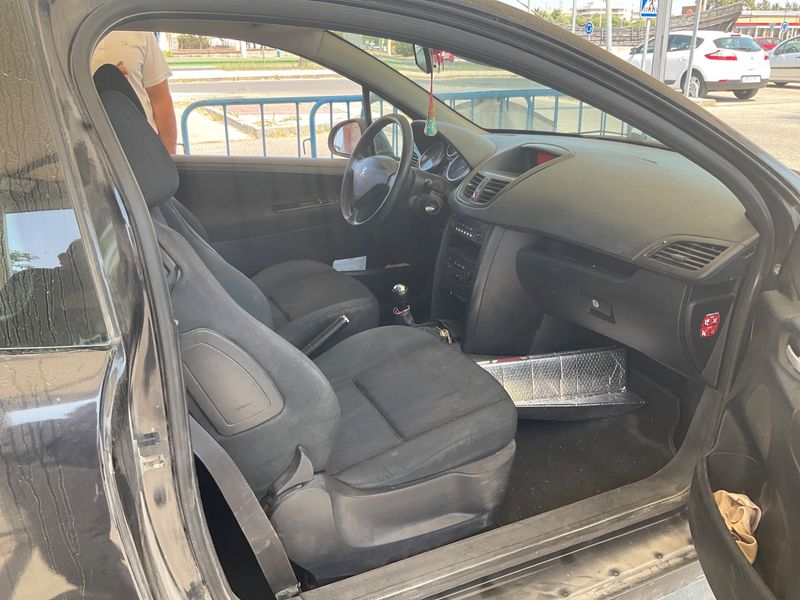 Peugeot 207 1.4 HDi Urban 2007 – снимка 3