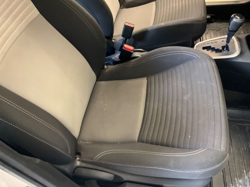 Toyota Yaris 1.5 Hybrid Dynamic 2019 – снимка 27