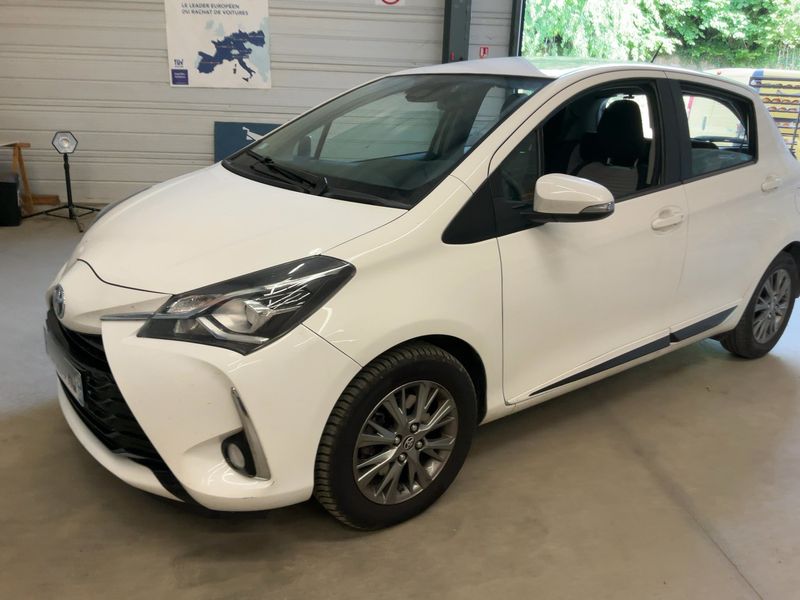 Toyota Yaris 1.5 Hybrid Dynamic 2019 – снимка 2