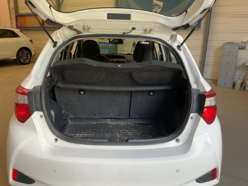 Toyota Yaris 1.5 Hybrid Dynamic 2019 – снимка 15