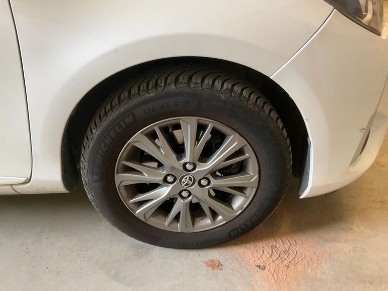 Toyota Yaris 1.5 Hybrid Dynamic 2019 – снимка 11
