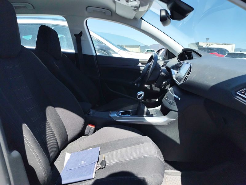 Peugeot 308 1.6 Blue-HDi Allure 2016 – снимка 10