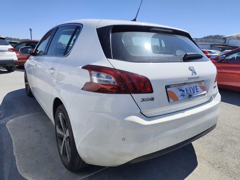 Peugeot 308 1.6 Blue-HDi Allure 2016 – снимка 3
