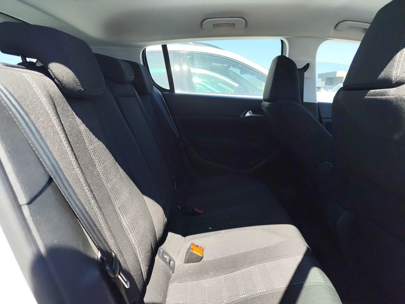 Peugeot 308 1.6 Blue-HDi Allure 2016 – снимка 14