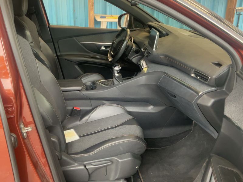 Peugeot 3008 1.6 Blue-HDi GT Line 2017 – снимка 16