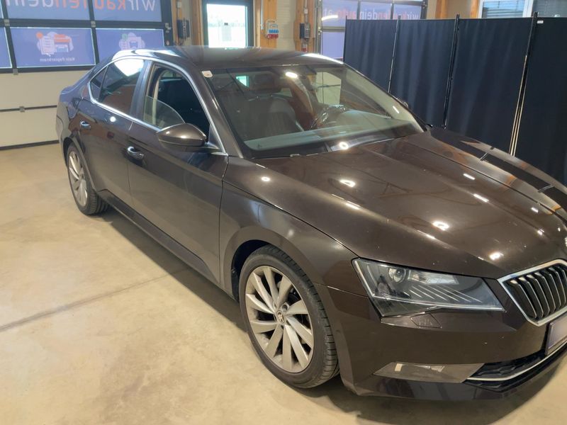 Skoda Superb 2.0 TDI Style 2015 – снимка 12