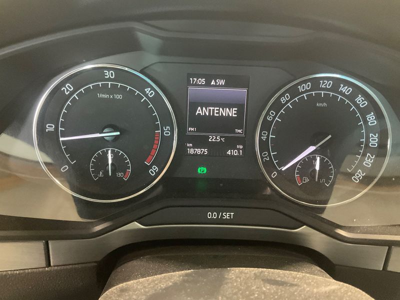 Skoda Superb 2.0 TDI Style 2015 – снимка 19