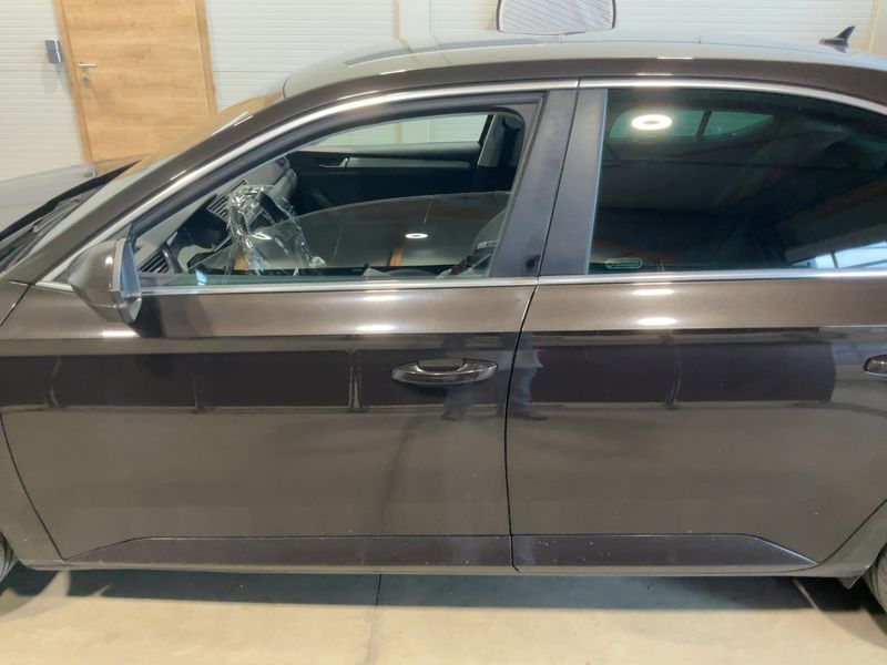 Skoda Superb 2.0 TDI Style 2015 – снимка 4