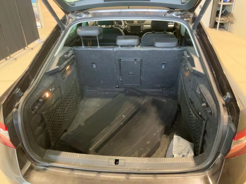 Skoda Superb 2.0 TDI Style 2015 – снимка 16
