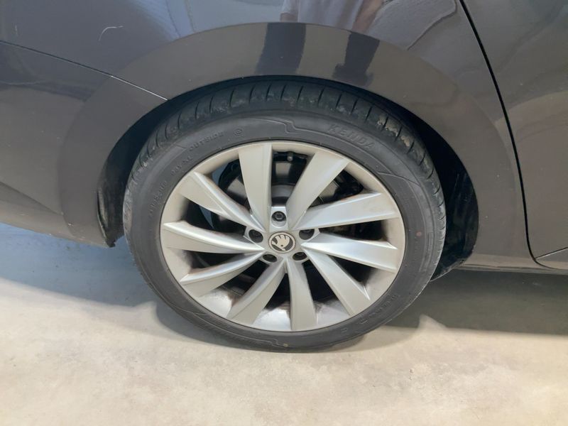 Skoda Superb 2.0 TDI Style 2015 – снимка 9