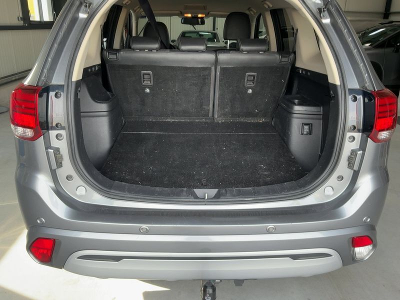 Mitsubishi Outlander 2.4 PHEV 4WD 2018 – снимка 15