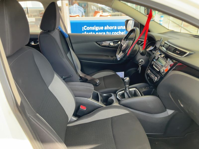 Nissan Qashqai 1.2 Acenta 2018 – снимка 16