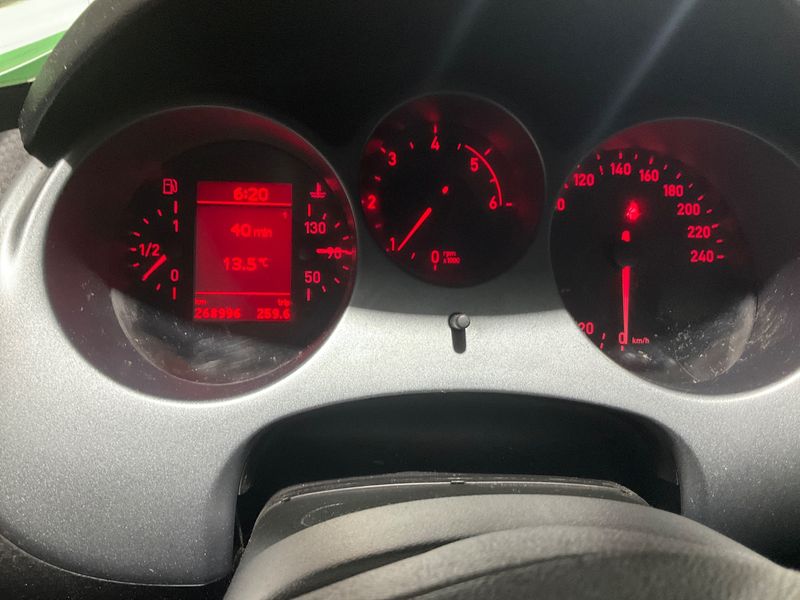 Seat Toledo 2.0 TDI Stylance / Style 2009 – снимка 4