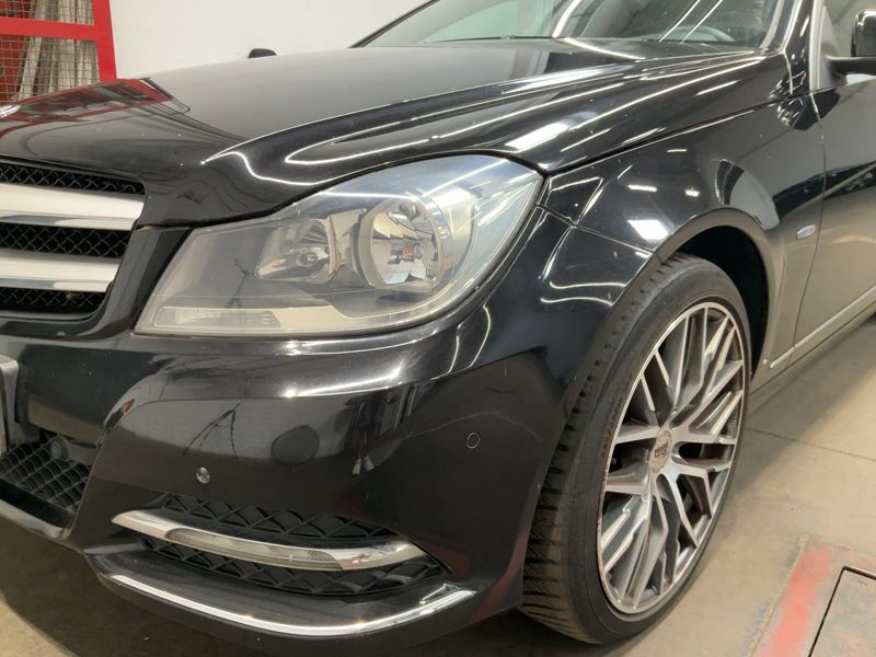 Mercedes-Benz C-Klasse C 180 CGI BlueEfficiency 2012 – снимка 2