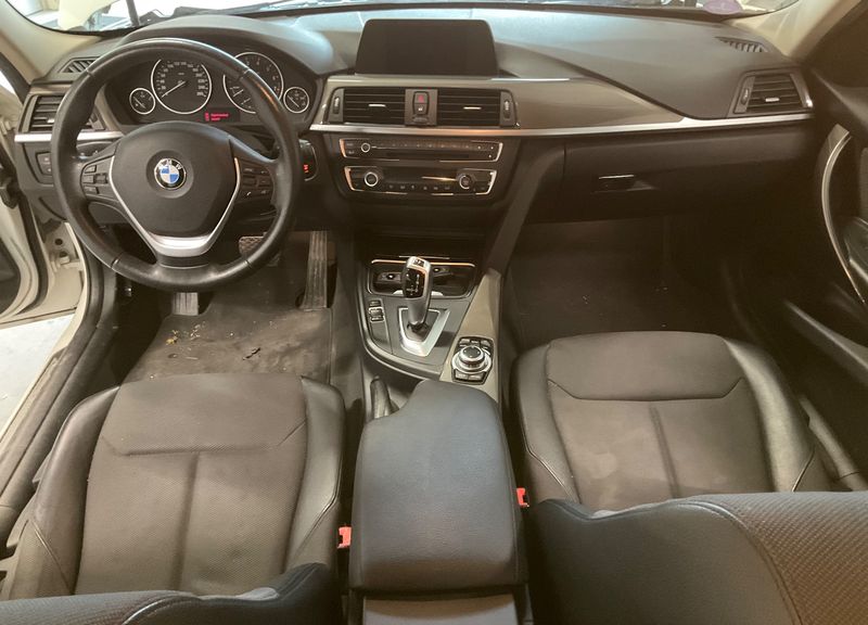 BMW 3er 316i 2014 – снимка 17