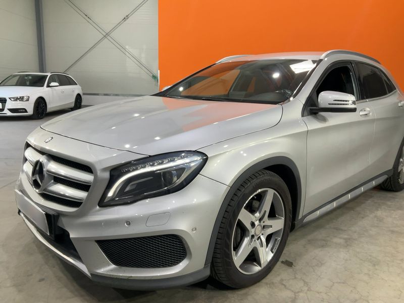 Mercedes-Benz GLA-Klasse GLA 220 d 4Matic AMG Line 2017 – снимка 2