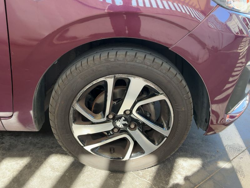 Peugeot 108 1.0 VTi Allure 2018 – снимка 11