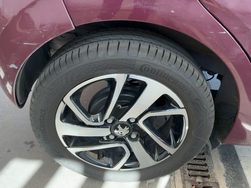 Peugeot 108 1.0 VTi Allure 2018 – снимка 9