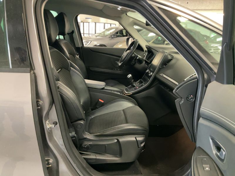 Renault Scenic 1.2 TCe Energy Intens 2017 – снимка 16