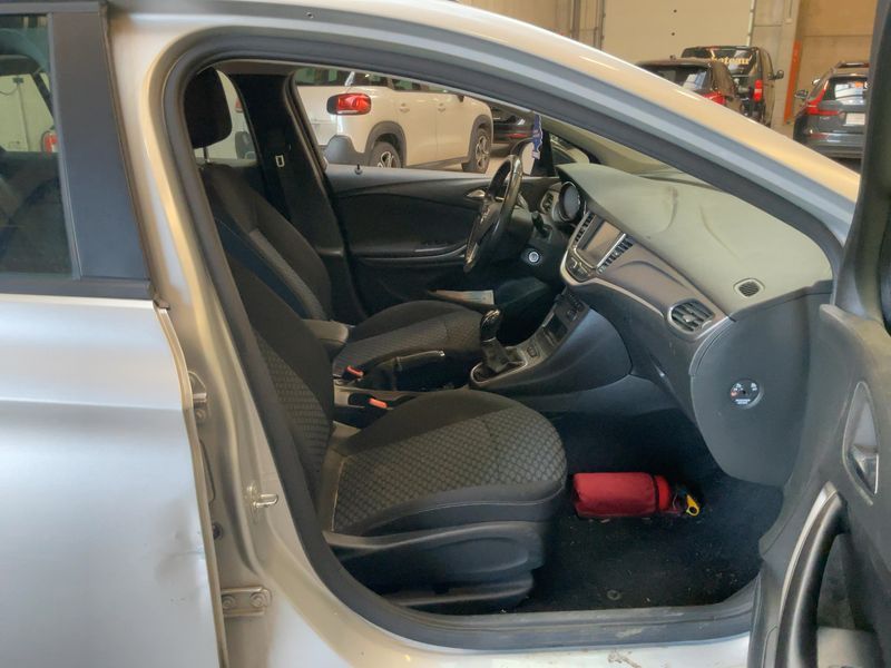 Opel Astra 1.2 Turbo Edition Start/Stop 2021 – снимка 16