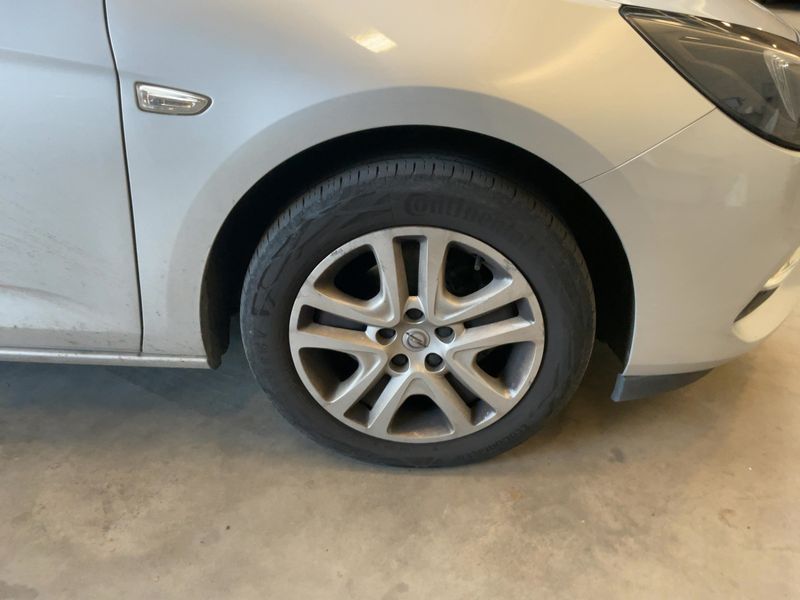 Opel Astra 1.2 Turbo Edition Start/Stop 2021 – снимка 11